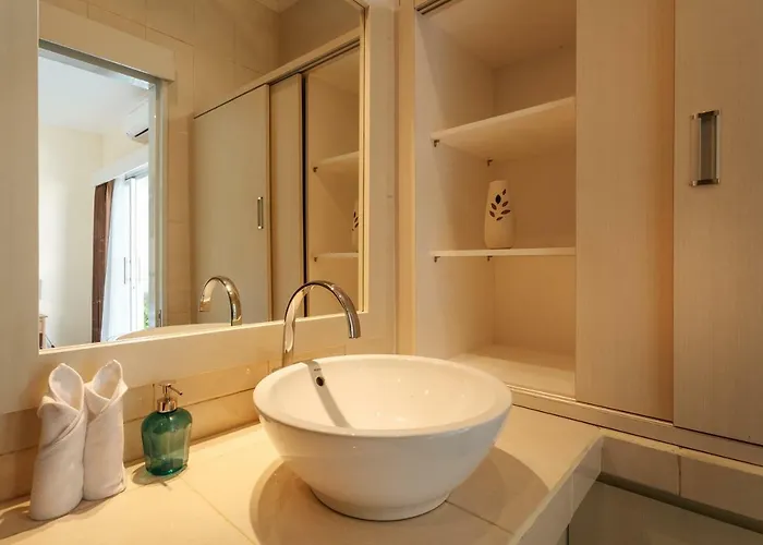 Julie & Sydney, - 2 Bedroom Modern Pool Villas! Villa Seminyak