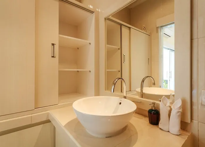 Villa Julie & Sydney, - 2 Bedroom Modern Pool Villas!